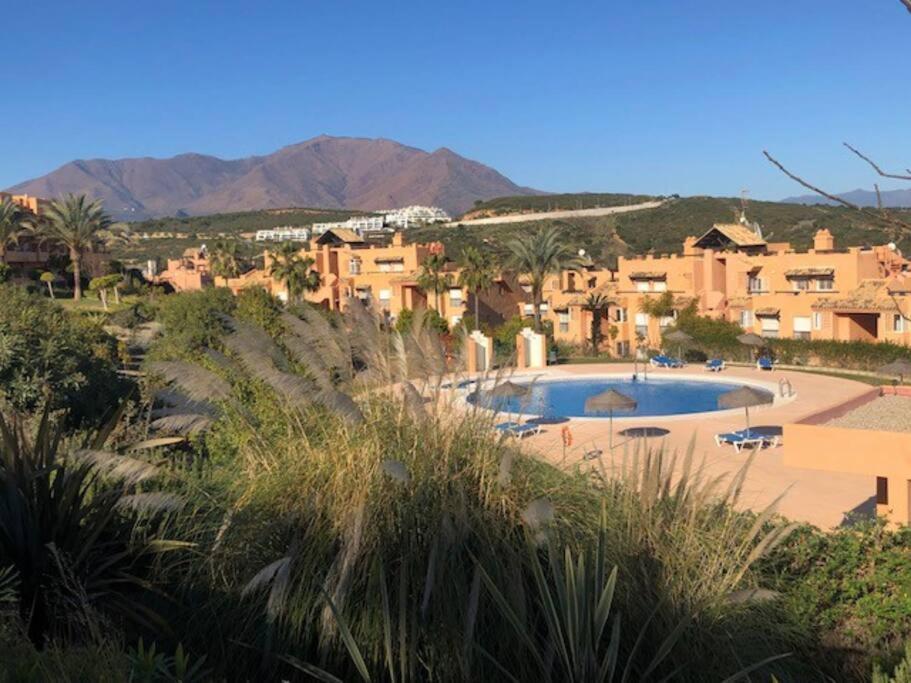 Schoenes Penthouse Mit Meerblick Pura Vida Bahia de Casares المظهر الخارجي الصورة