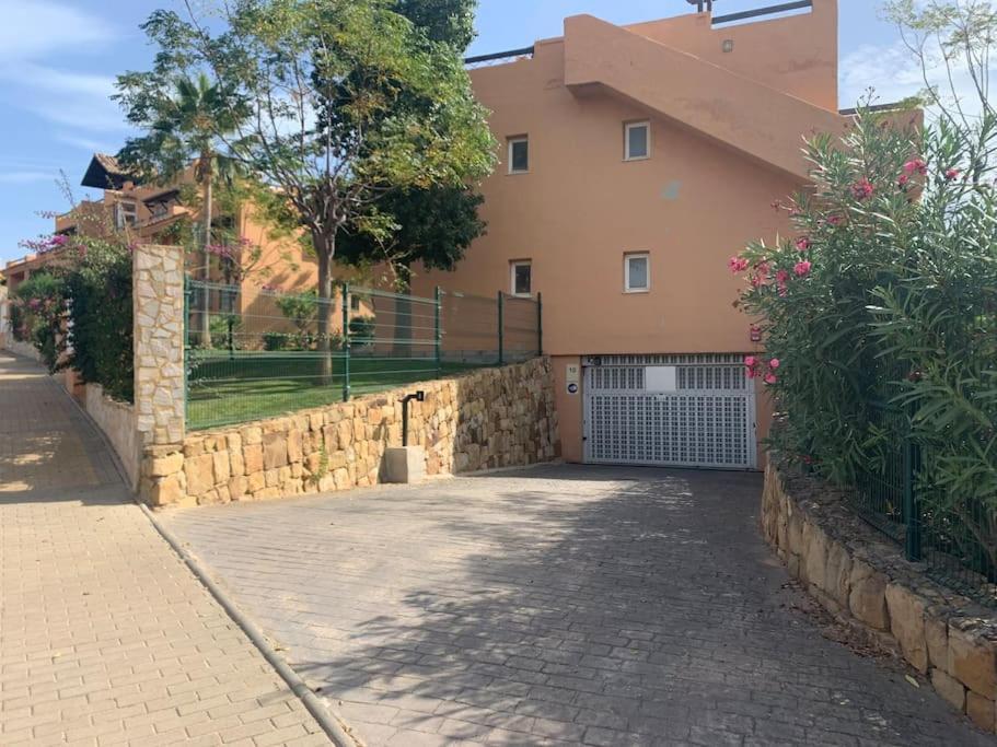 Schoenes Penthouse Mit Meerblick Pura Vida Bahia de Casares المظهر الخارجي الصورة